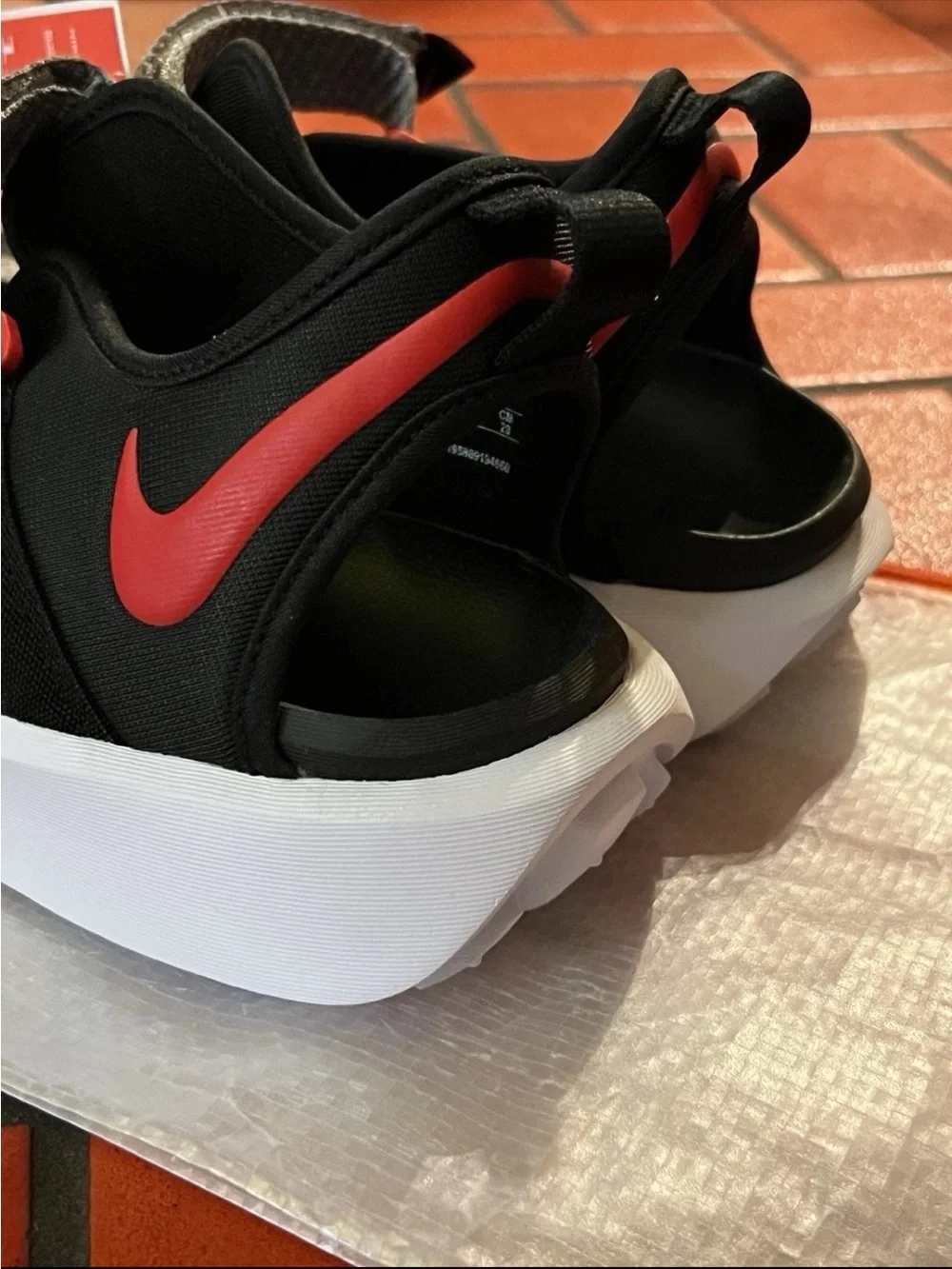 Nike Vista Sandals NA Black/Red-White DJ6606-002